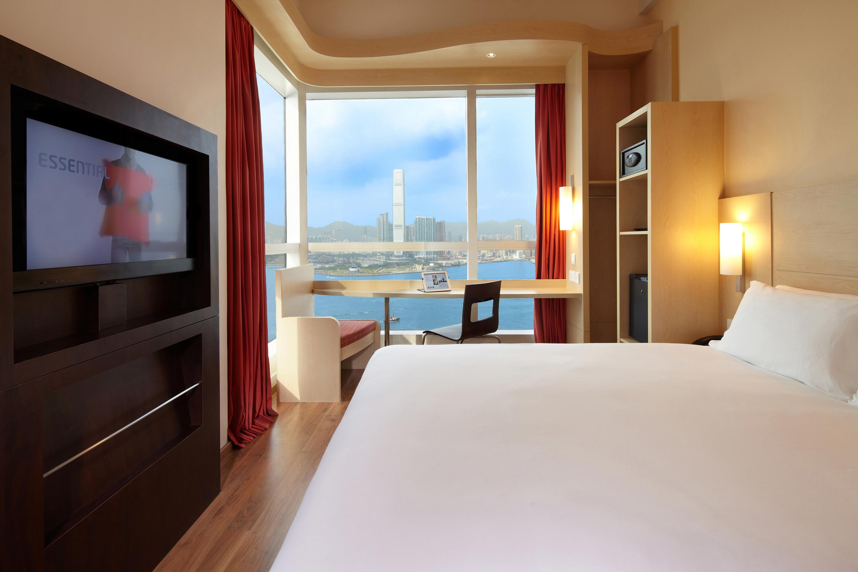 Ibis & Sheung Wan