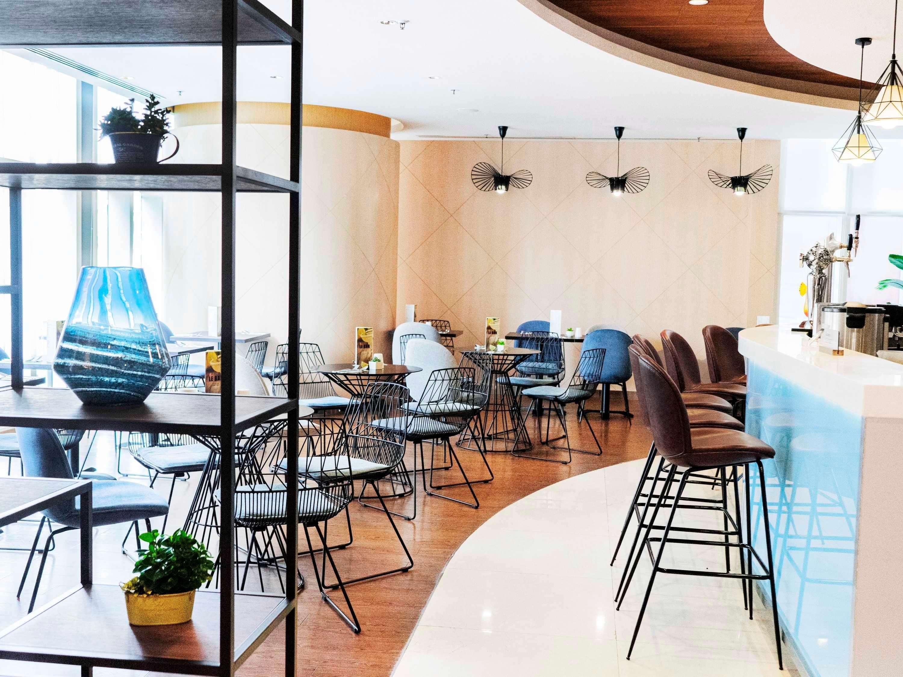Ibis & Sheung Wan Hotel 3*