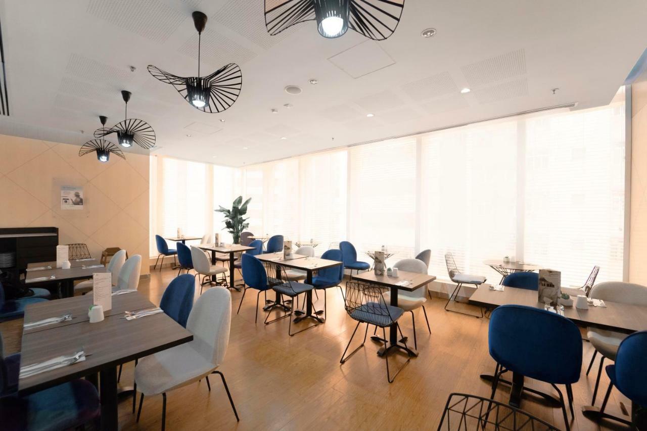 Hotel Ibis & Sheung Wan Hong Kong