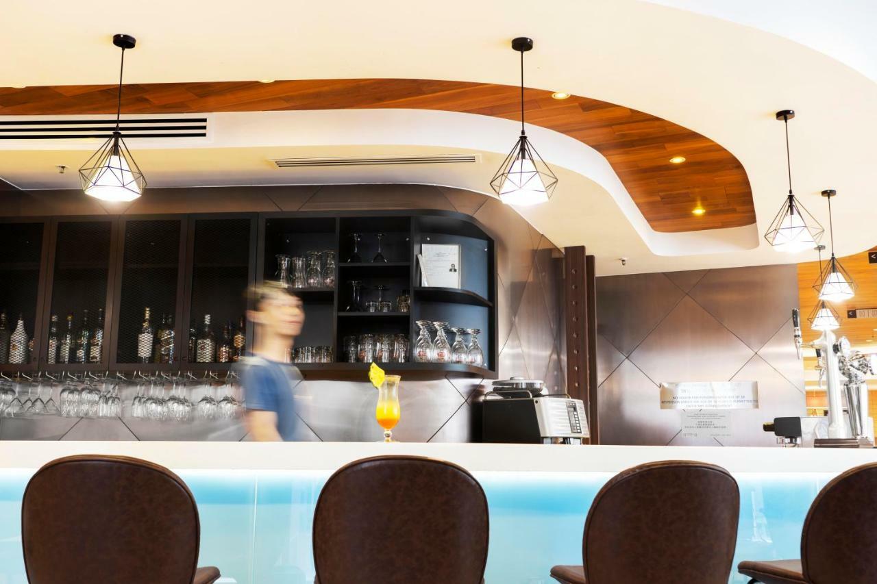 Hotel Ibis & Sheung Wan 3*